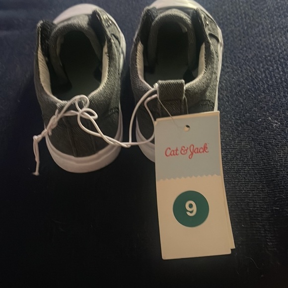 Cat & Jack Gray Toddler Sneakers - Picture 3 of 5
